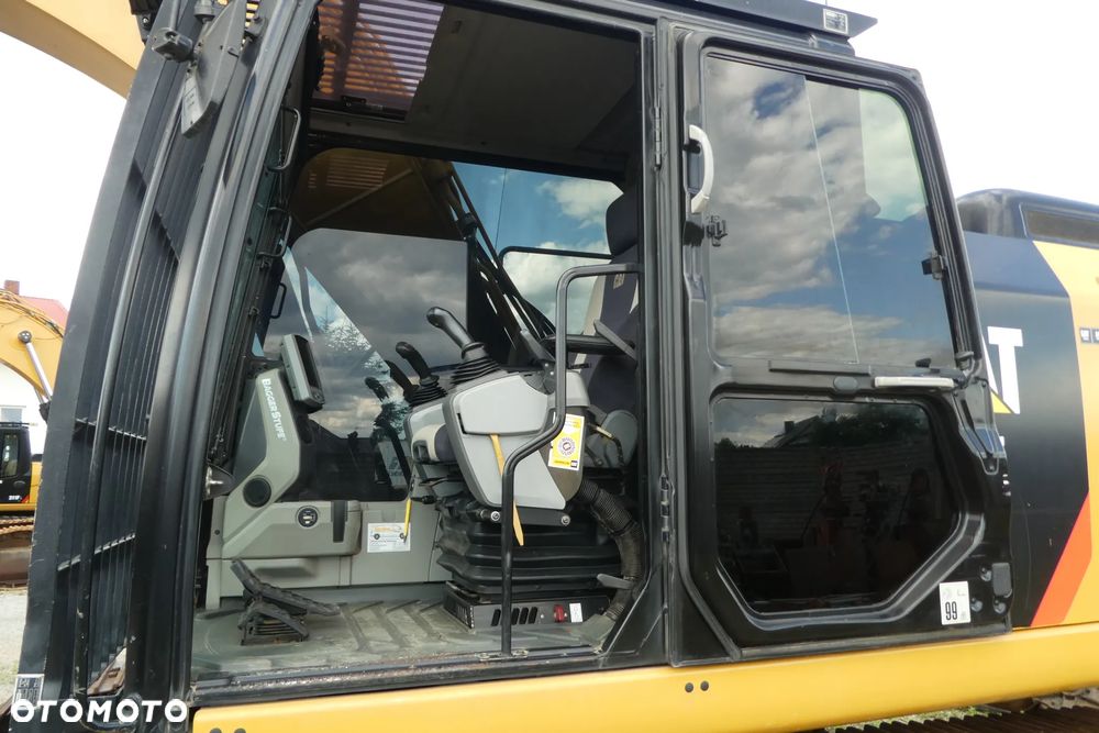 Caterpillar 320 FL PRODUKCIJ JAPOŃSKIEJ - 27