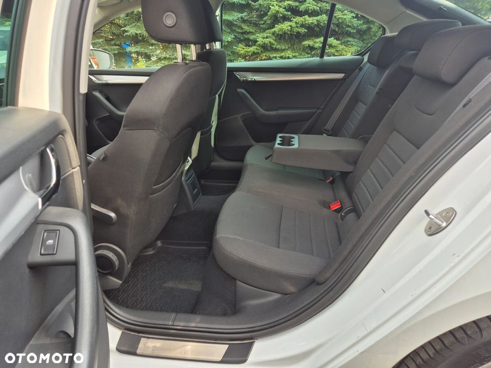 Skoda Octavia 1.4 TSI Elegance DSG - 19