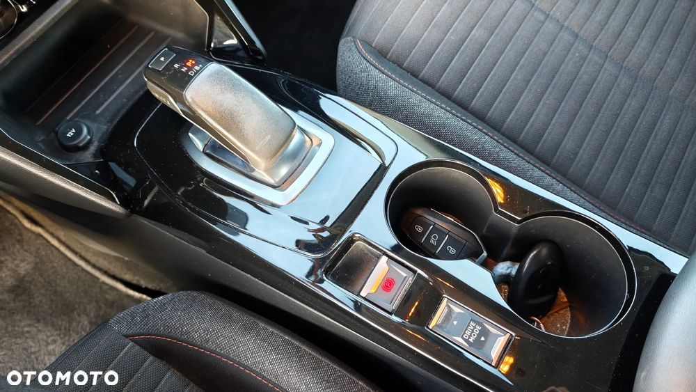 Peugeot 208 - 17