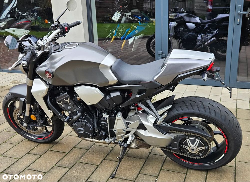 Honda CB - 4