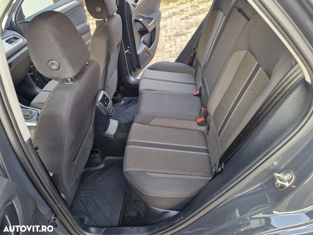 Volkswagen T-Roc 2.0 TDI DSG Design - 8