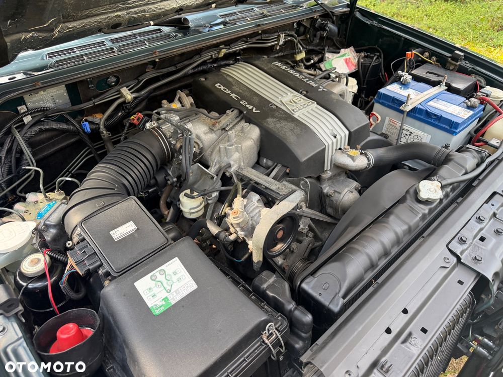 Mitsubishi Pajero - 37
