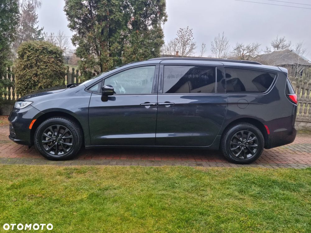 Chrysler Pacifica - 4