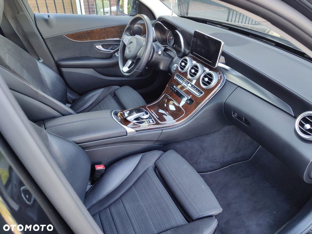 Mercedes-Benz Klasa C 220 d 9G-TRONIC - 24