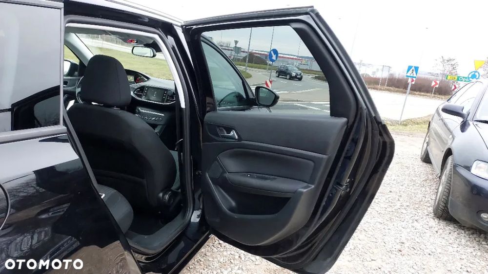 Peugeot 308 1.2 PureTech Business Line S&S - 13