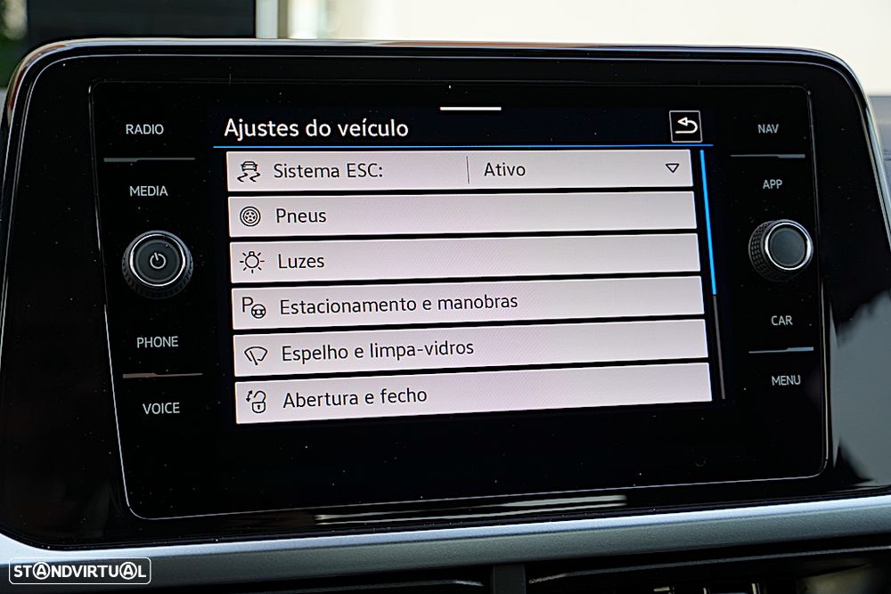 VW T-Roc 1.5 TSI Urban DSG - 39