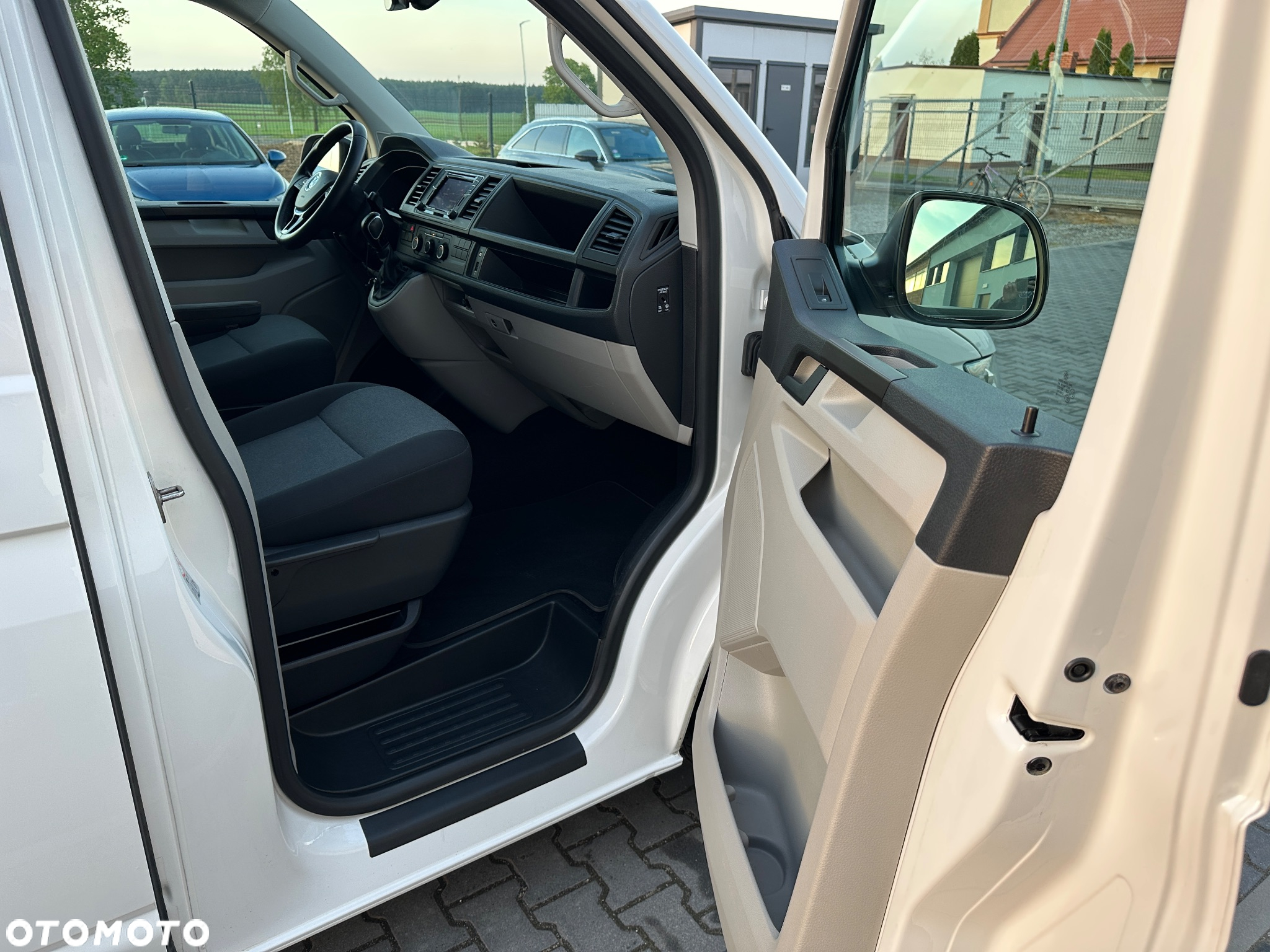 Volkswagen Transporter T6 2.0 TDI 150 DSG Sortimo ZABUDOWA WARSZTATOWA Rampa dla wózków inwalidzkich - 26