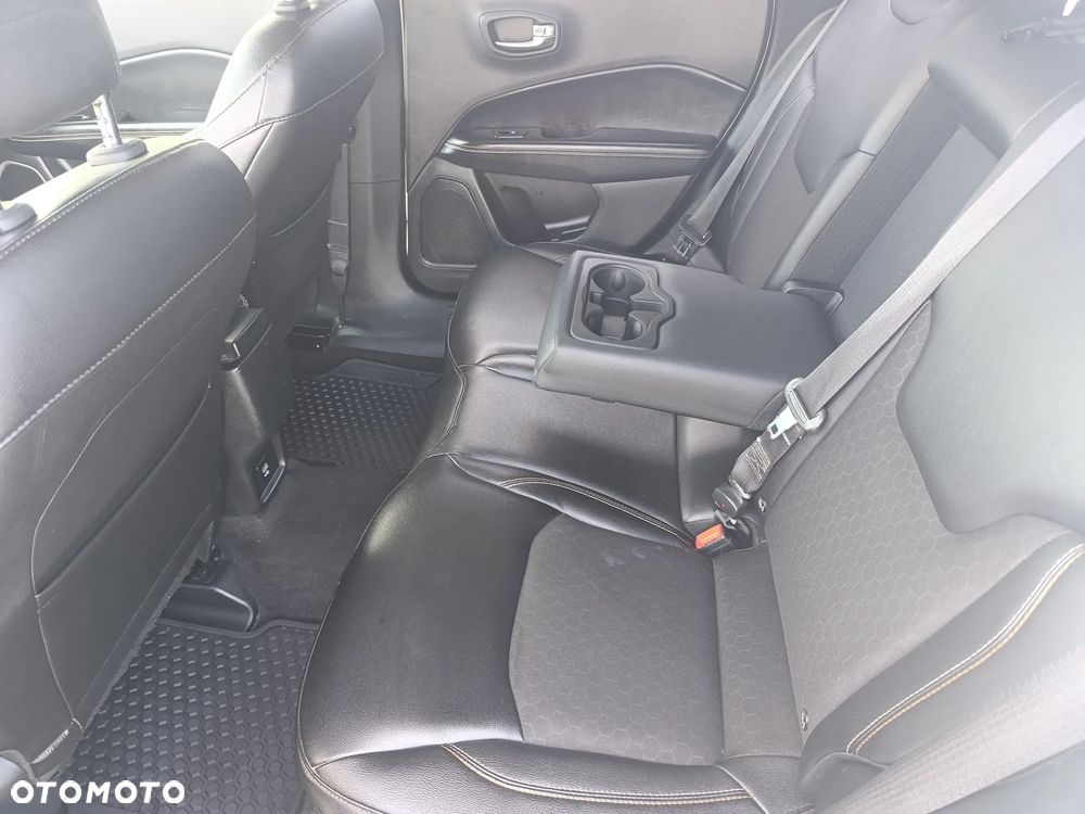 Jeep Compass 1.6 MultiJet Longitude - 24