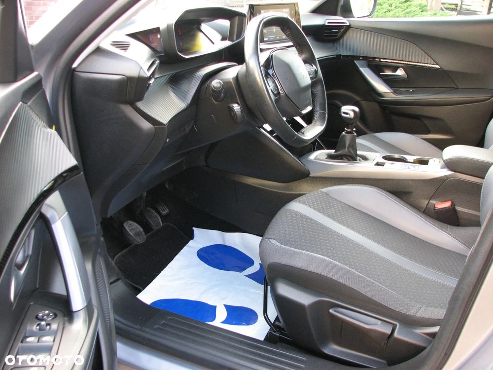 Peugeot 2008 1.5 BlueHDi Allure S&S - 15