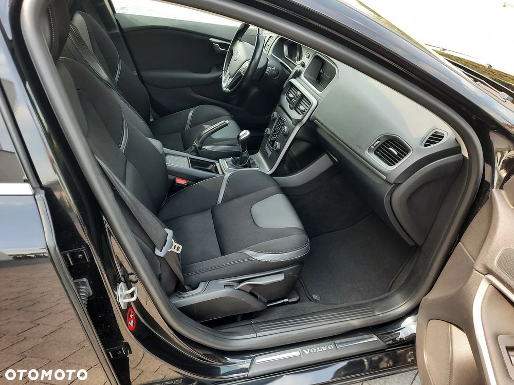 Volvo V40 D3 Momentum - 14