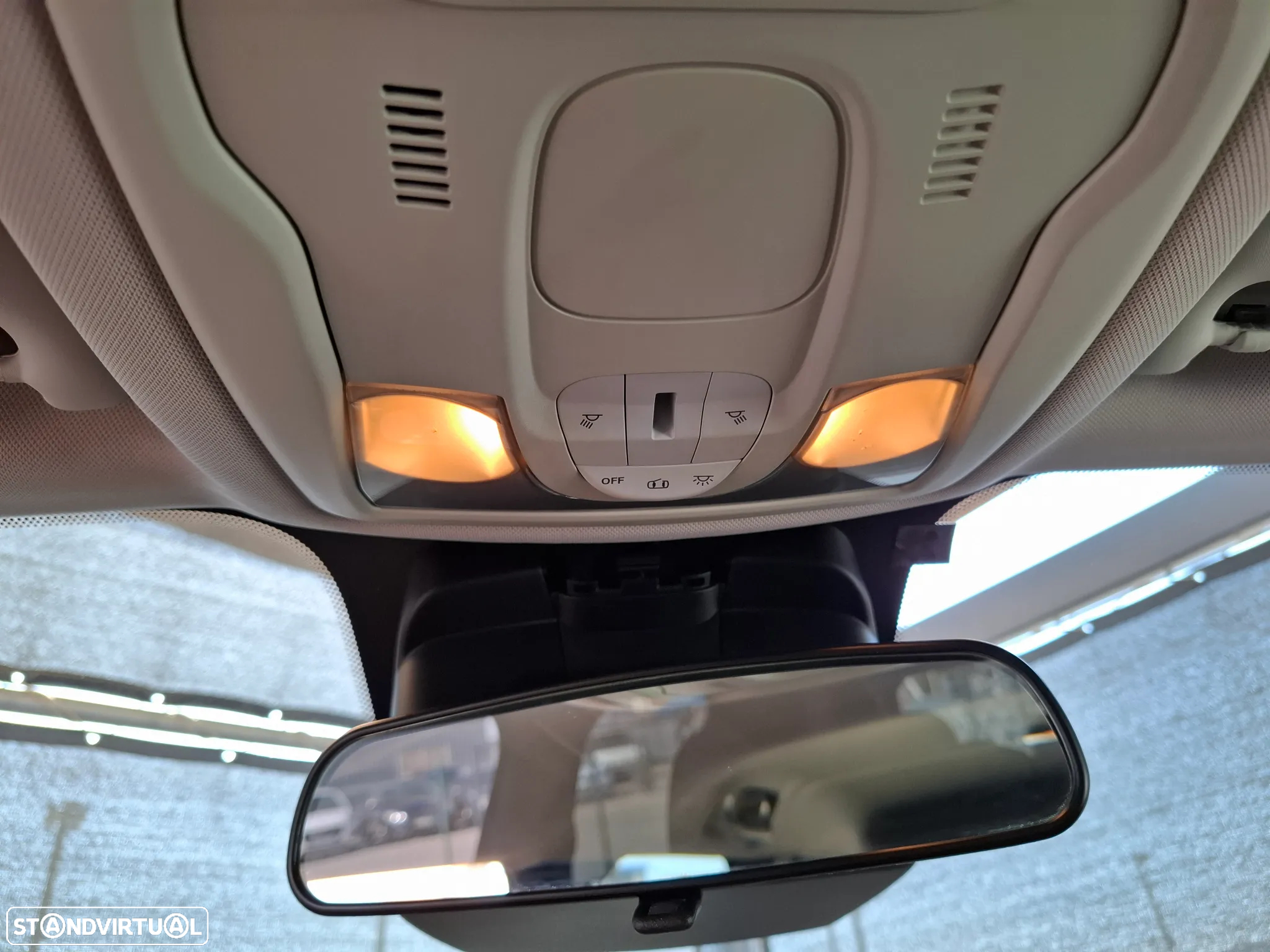 Jeep Renegade 1.6 MJD Limited - 44