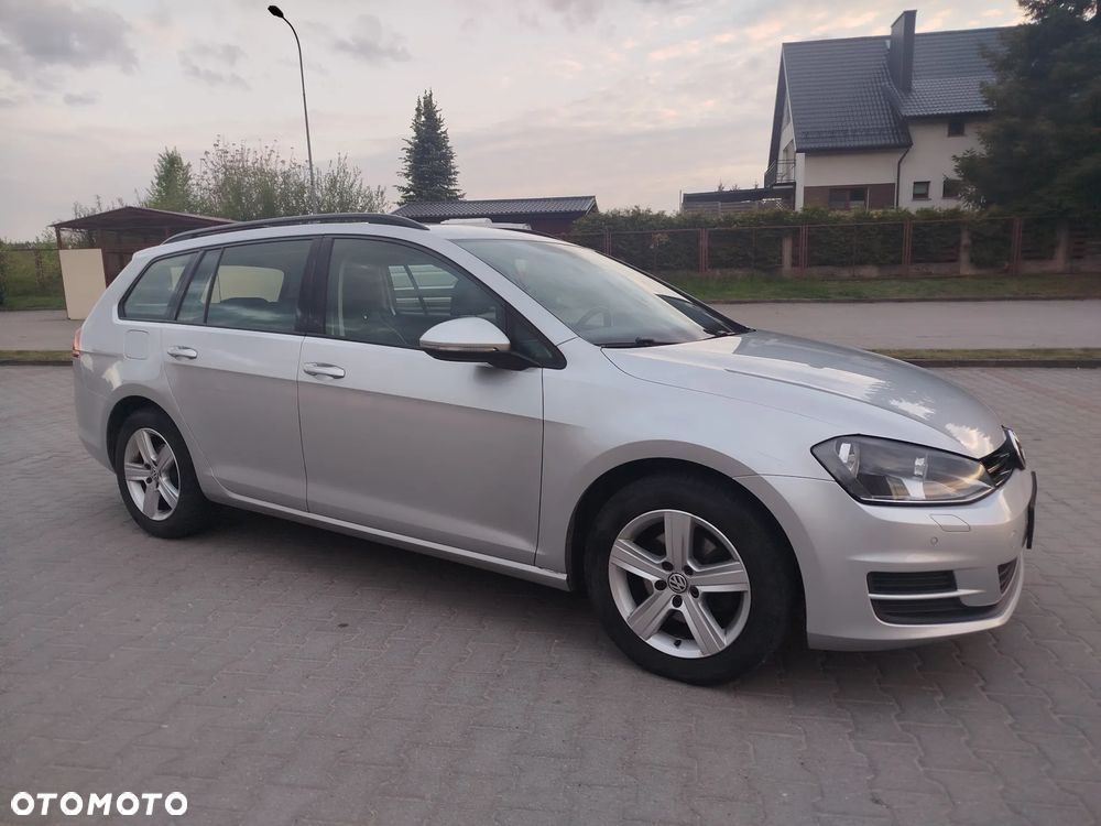 Volkswagen Golf - 1