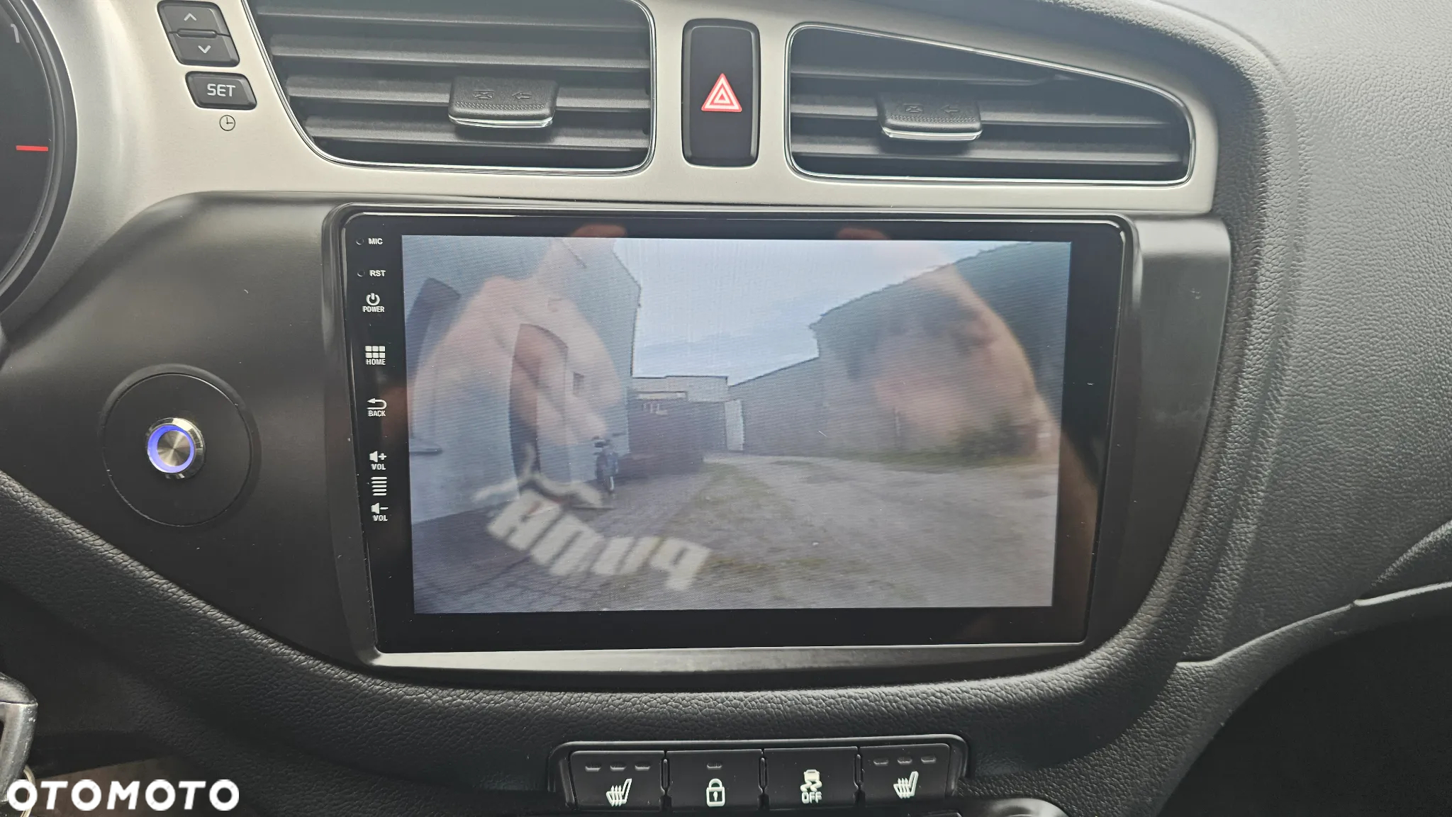 Kia Ceed - 28