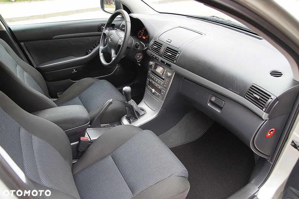 Toyota Avensis 1.8 VVT-i Sol Premium - 17