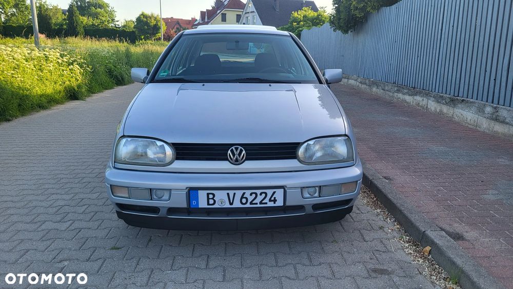 Volkswagen Golf - 3