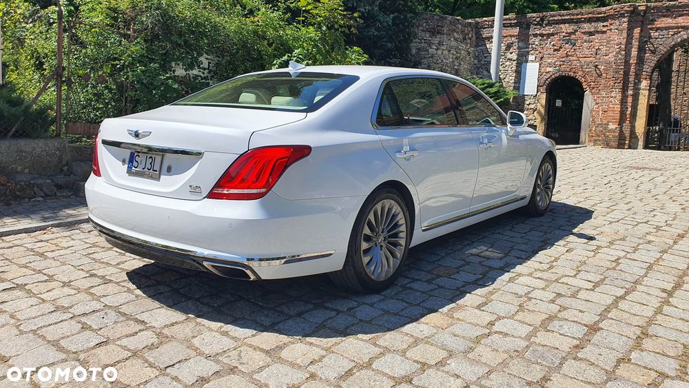 Hyundai Genesis - 4