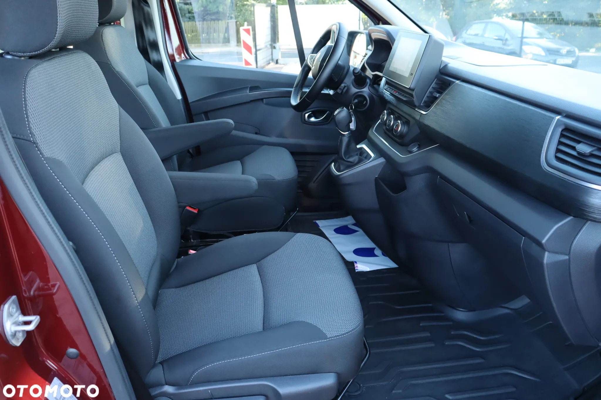 Renault Trafic - 25