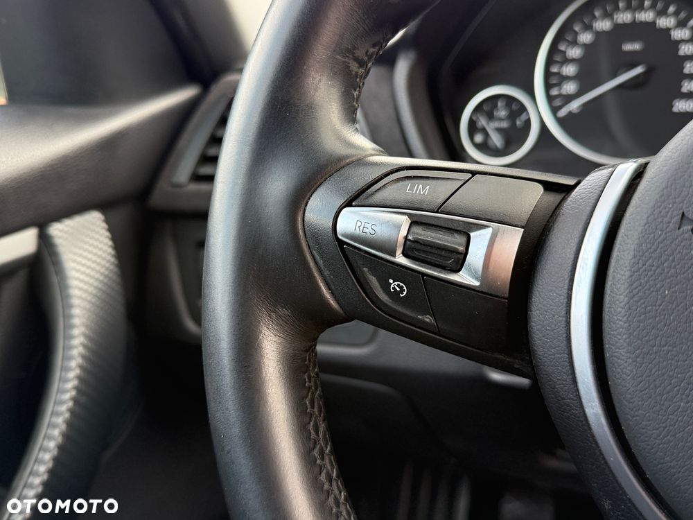 BMW Seria 3 320d Efficient Dynamics Sport Line - 23