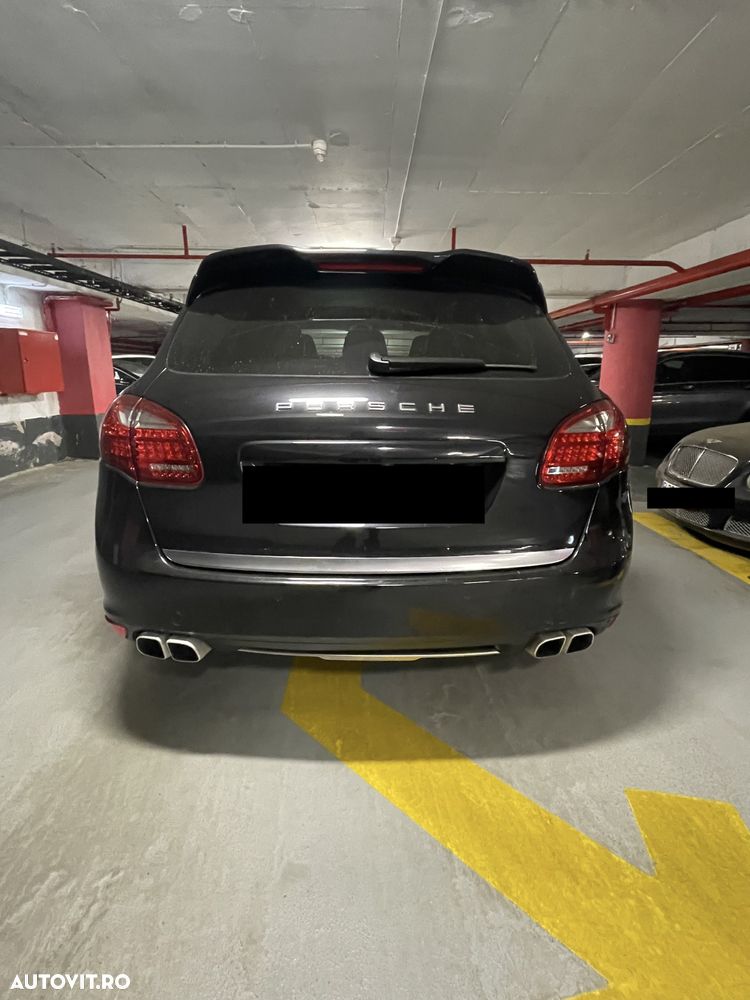 Porsche Cayenne - 2