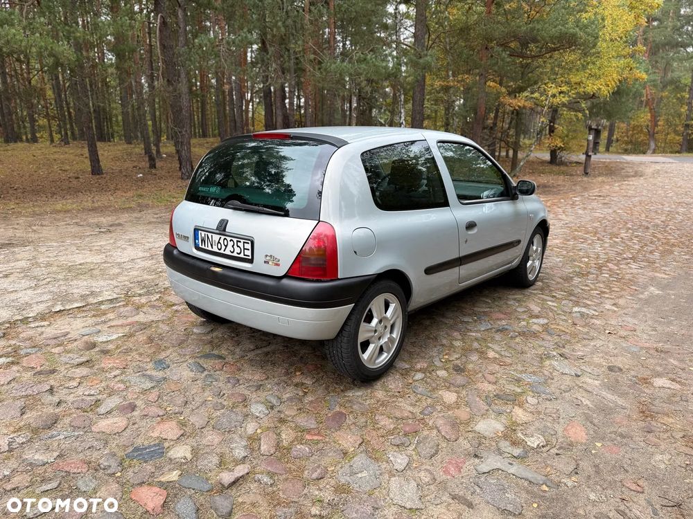 Renault Clio 1.2 16V Authentique - 4