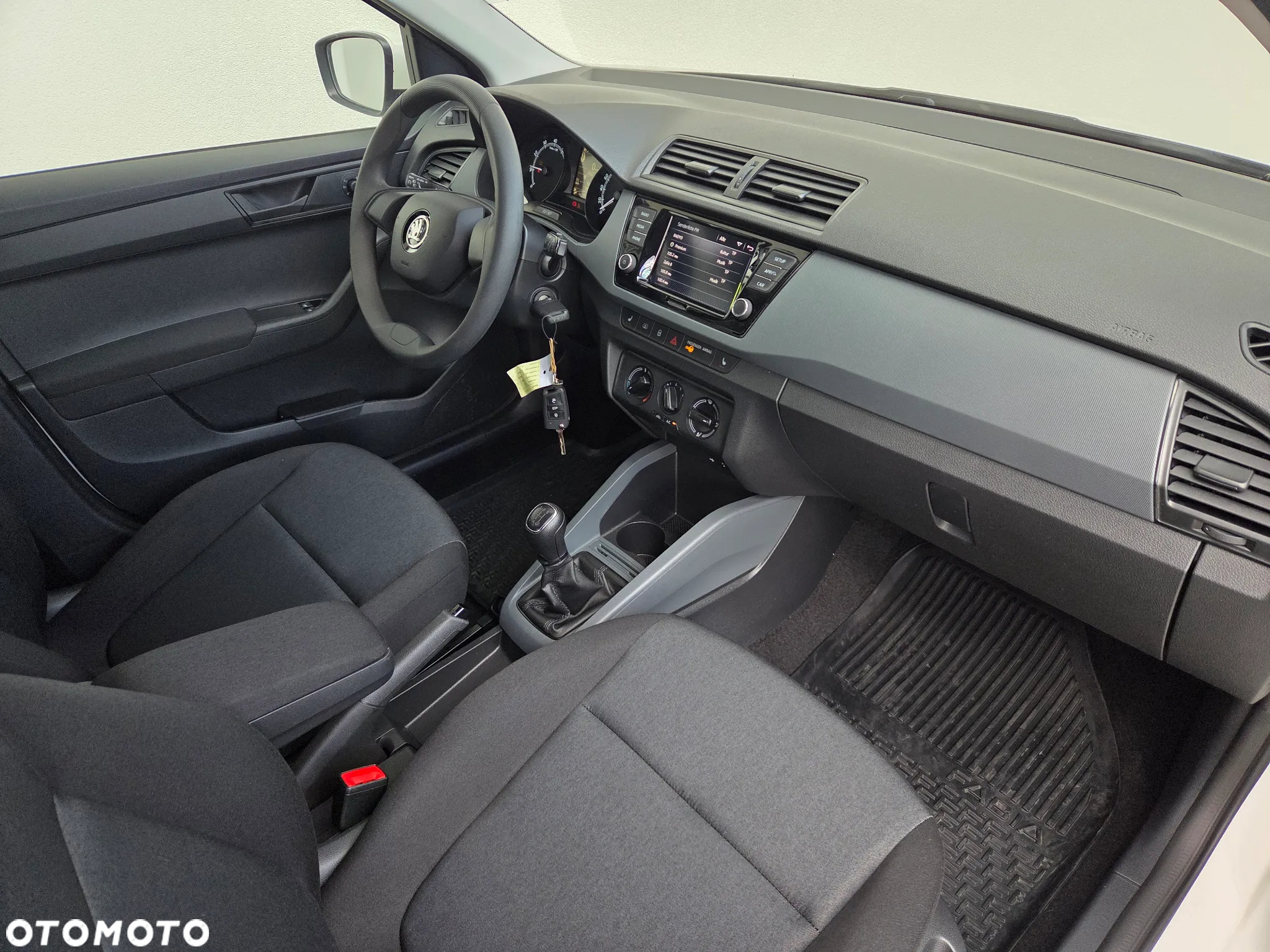 Skoda Fabia - 10