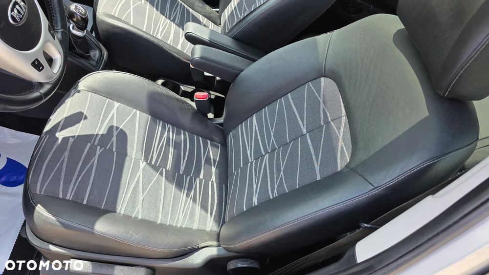 Kia Venga 1.4 CVVT Titanium Collection - 10