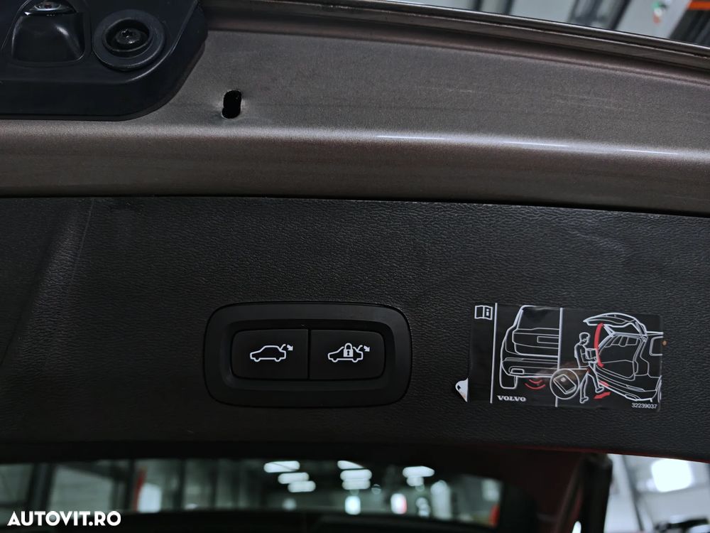 Volvo XC 40 T2 AT8 Momentum - 31