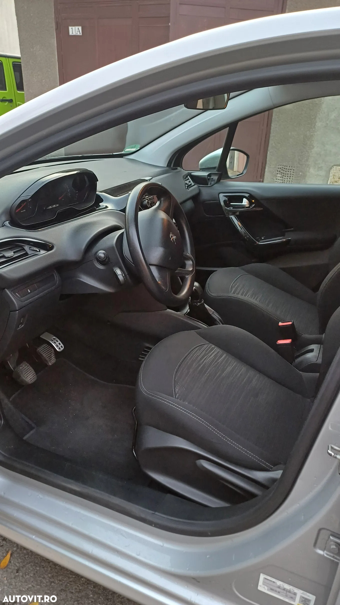 Peugeot 208 - 7