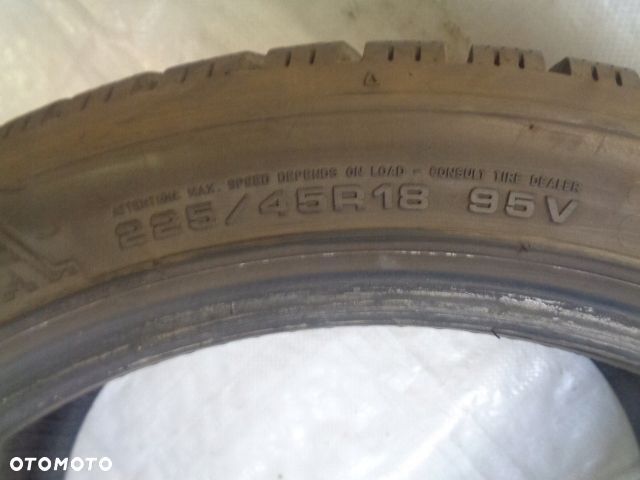 2X Dunlop WINTER SPORT 5 225/45R18 95V - 14