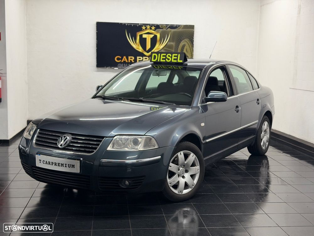 VW Passat 1.9 TDi Highline - 2