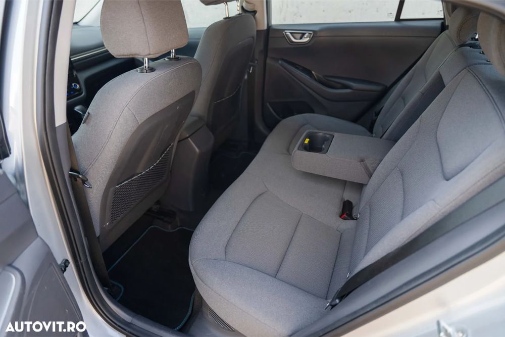 Hyundai IONIQ 1.6 GDI Premium - 17