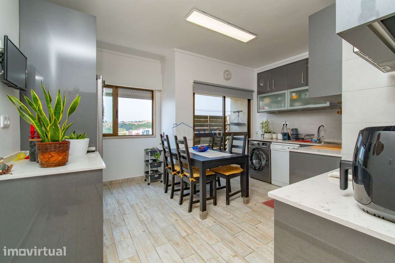 Apartamento T3 em Carnaxide,  junto Escola Camilo Castelo Branco - Grande imagem: 2/34