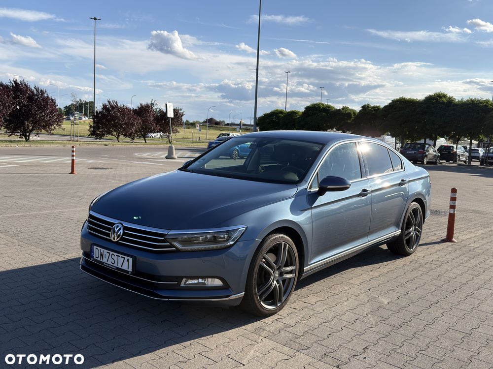 Volkswagen Passat - 2