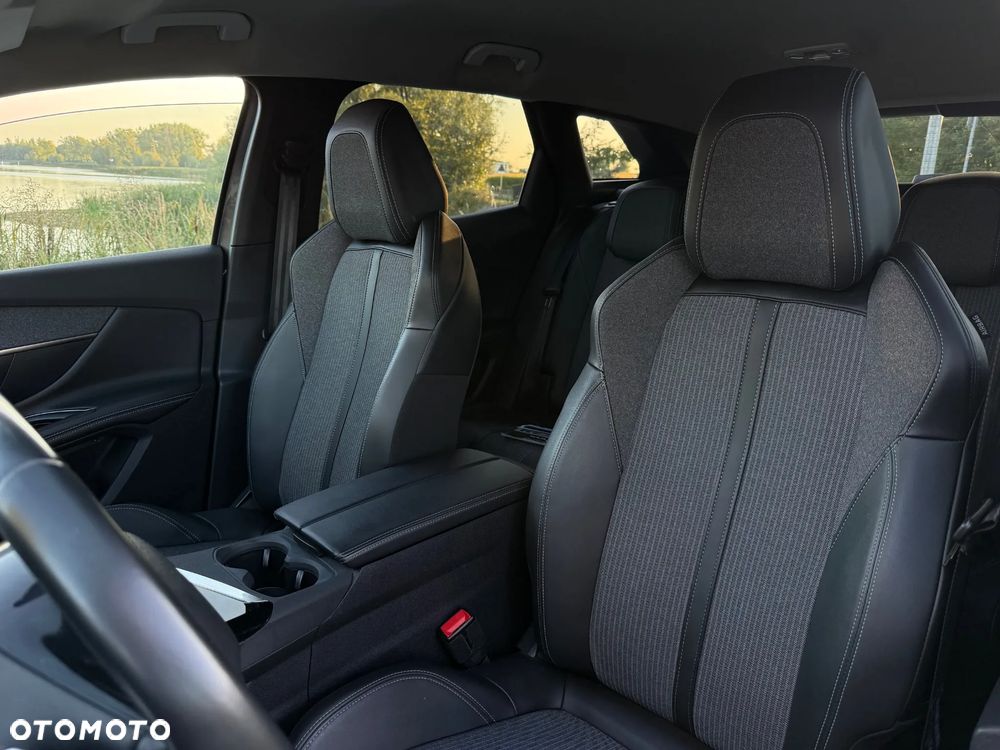 Peugeot 3008 1.6 PureTech Hybrid PHEV Allure Pack S&S EAT8 - 13
