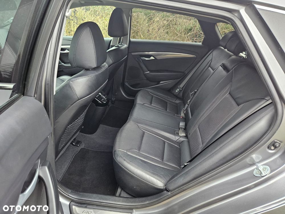 Hyundai i40 Kombi 1.7 CRDi DCT Trend - 31