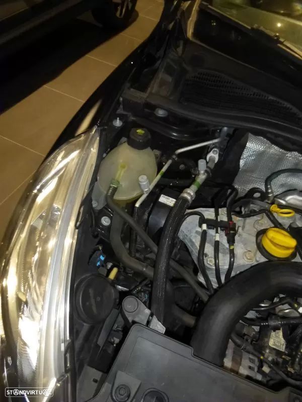 Renault Clio 0.9 TCe Limited Bi-Fuel - 29