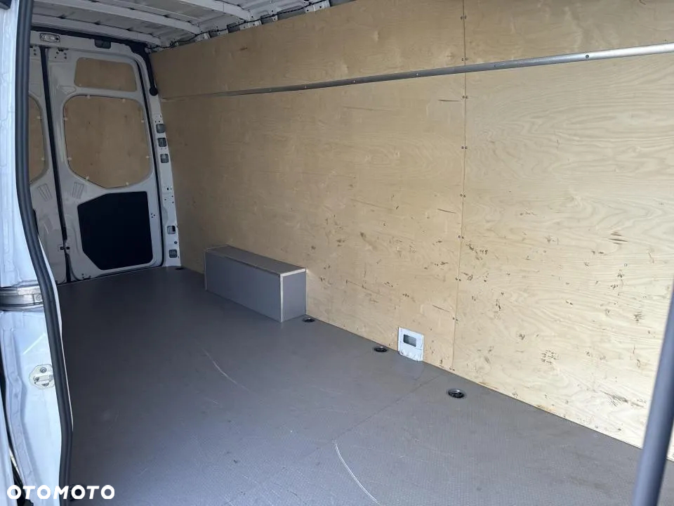Mercedes-Benz Sprinter - 19