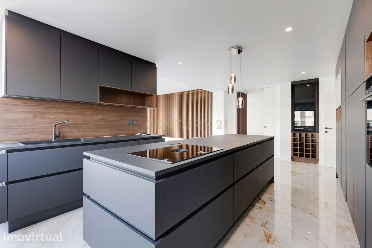 Luxuosa Moradia T4 a 300 metros da Praia em Figueira da Foz. - Grande imagem: 4/60