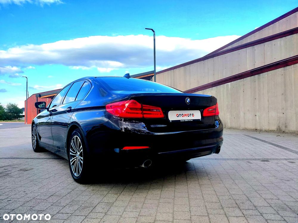 BMW Seria 5 525d Sport Line - 10