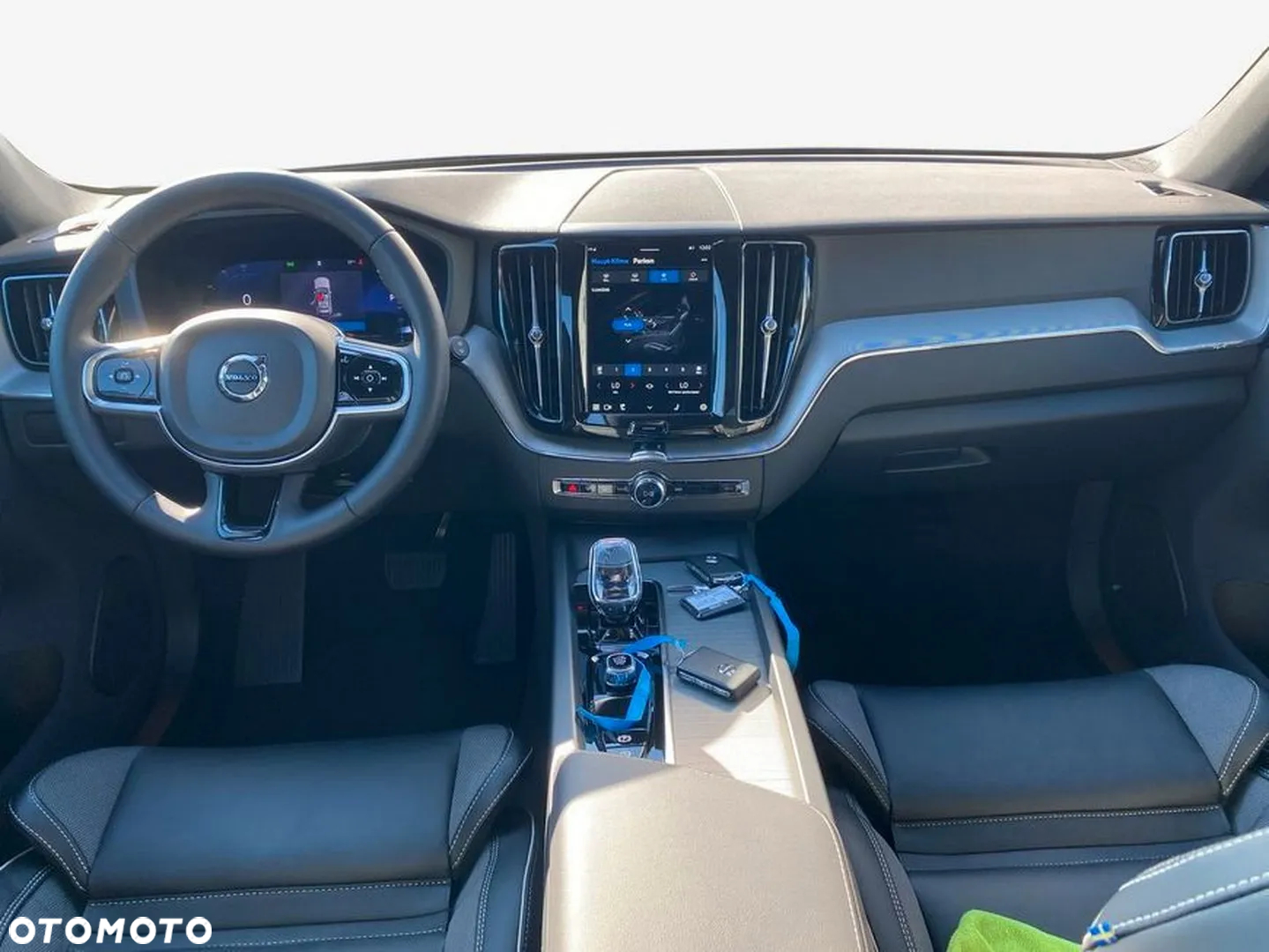 Volvo XC 60 B4 B Plus Dark - 12