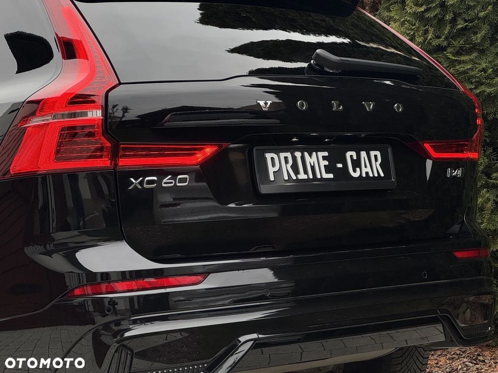 Volvo XC 60 B4 D AWD Plus Dark - 37
