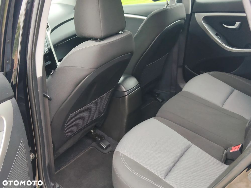 Hyundai i30 i30cw 1.6 CRDi Fifa World Cup Edition - 20