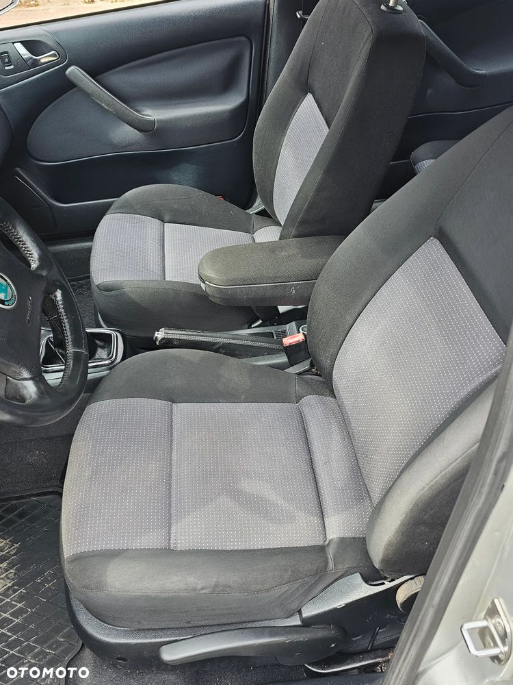 Skoda Octavia 1.8T Elegance - 17
