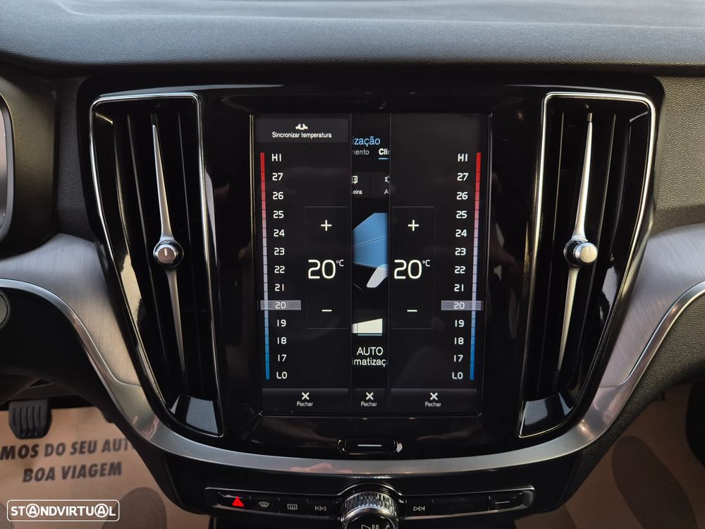 Volvo V60 2.0 D3 Momentum - 33