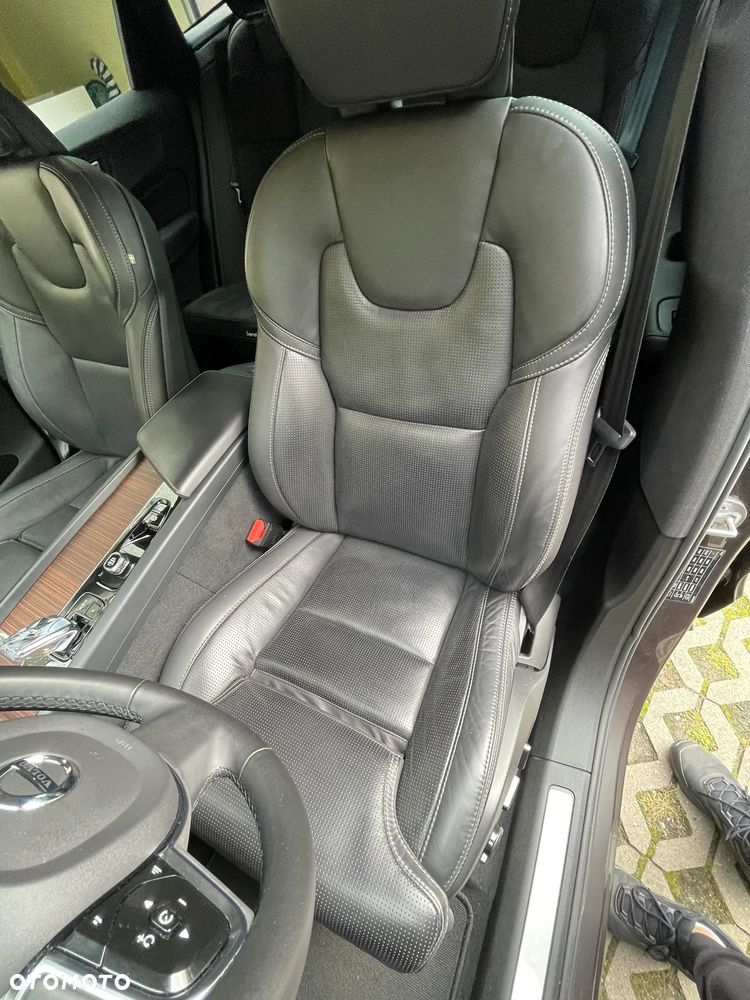 Volvo XC 60 B4 D AWD Plus Dark - 16