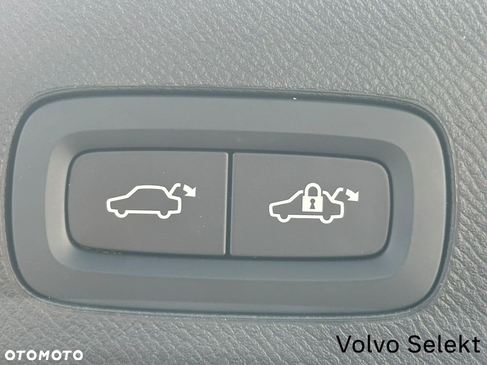 Volvo XC 90 - 21