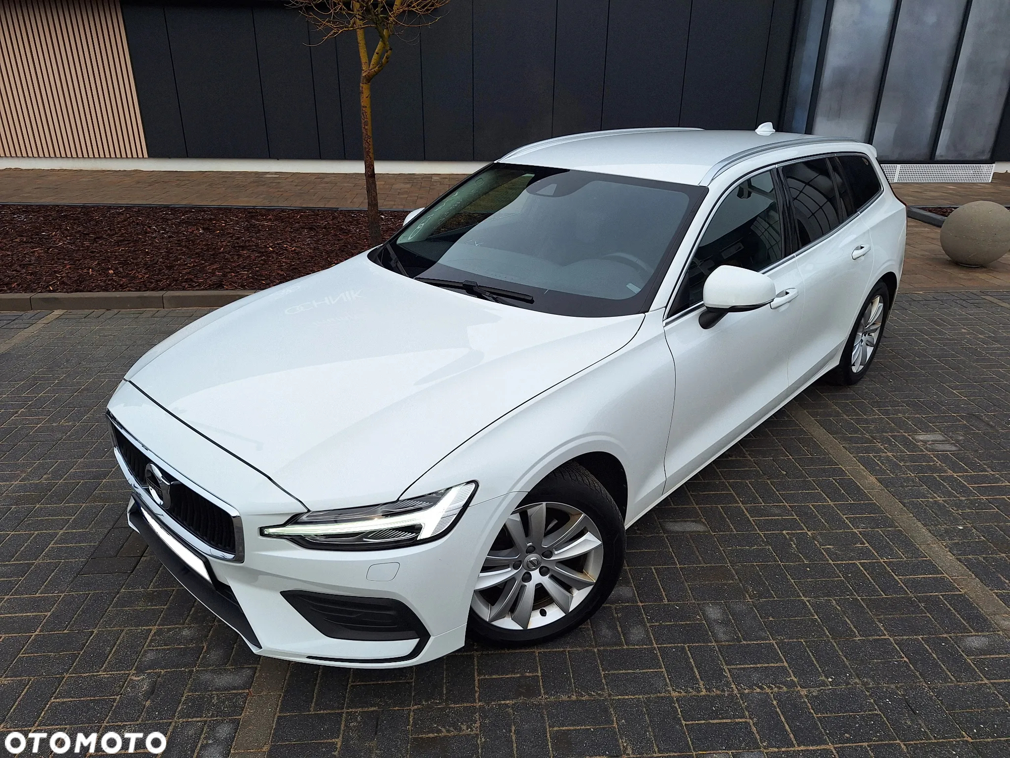 Volvo V60 D4 Momentum Pro - 2