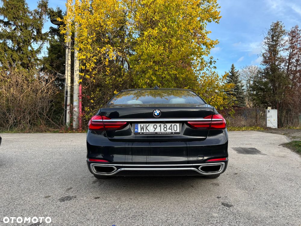 BMW Seria 7 750Li xDrive - 12