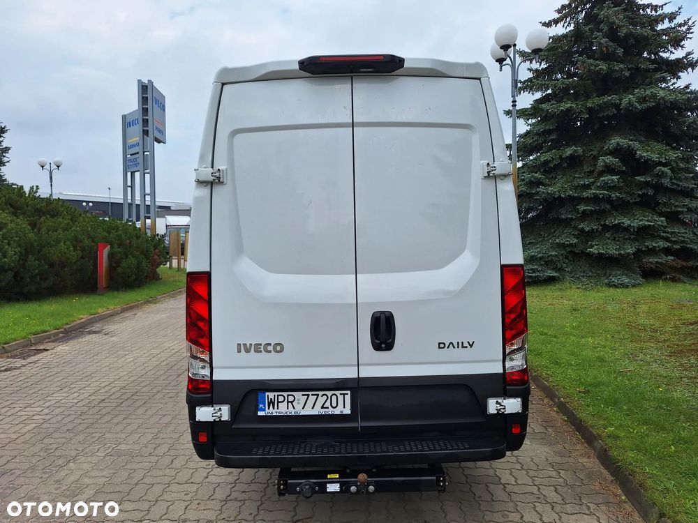 Iveco Daily 35S18 HiMatic furgon 16m blaszak automat FV23% MAXI 8HP - 5