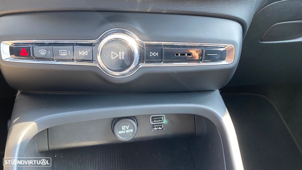 Volvo XC 40 1.5 T2 Momentum Plus - 44